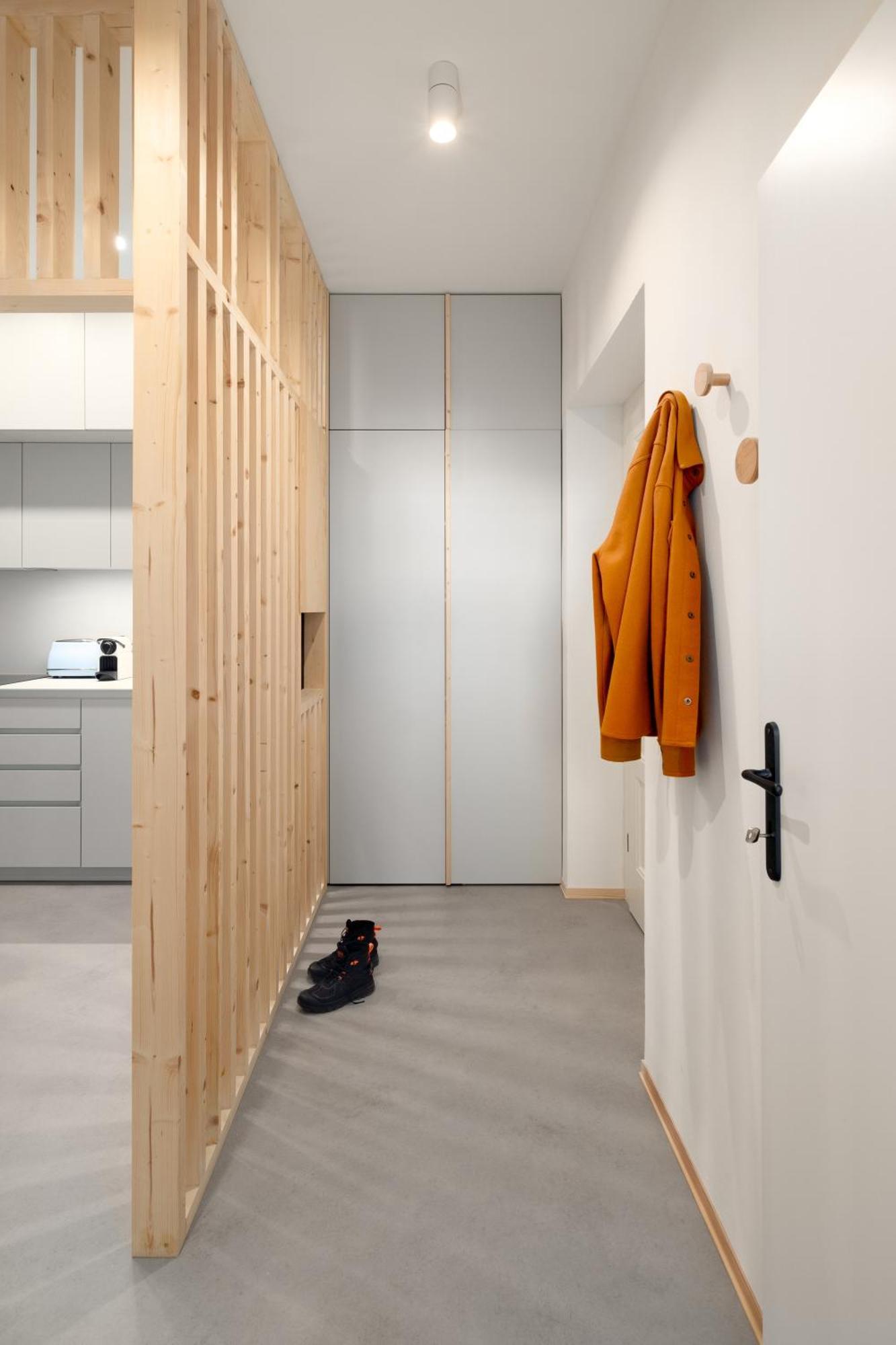 Days - Playful In Trendy Area