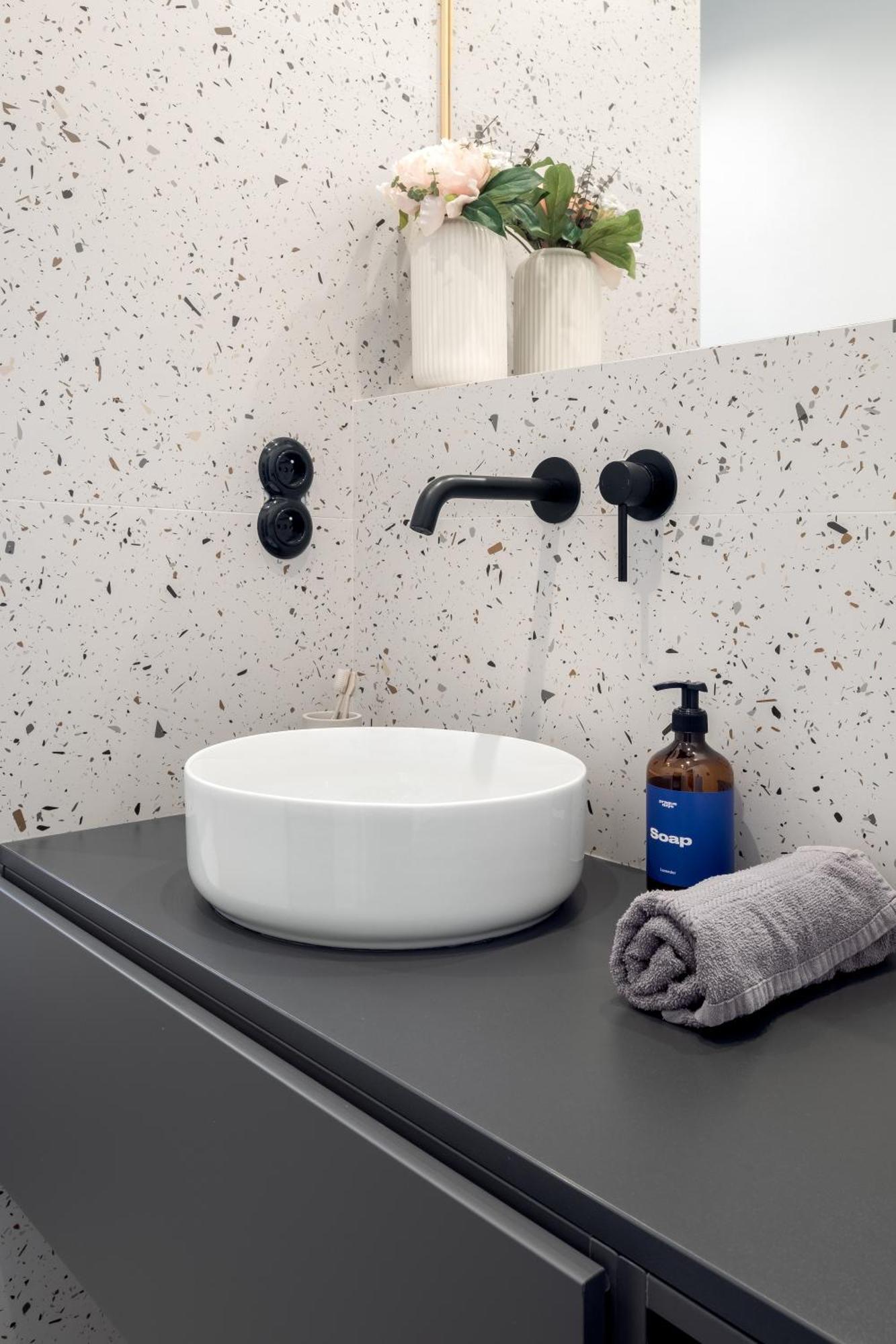 Days - Playful In Trendy Area Apartament Praga
